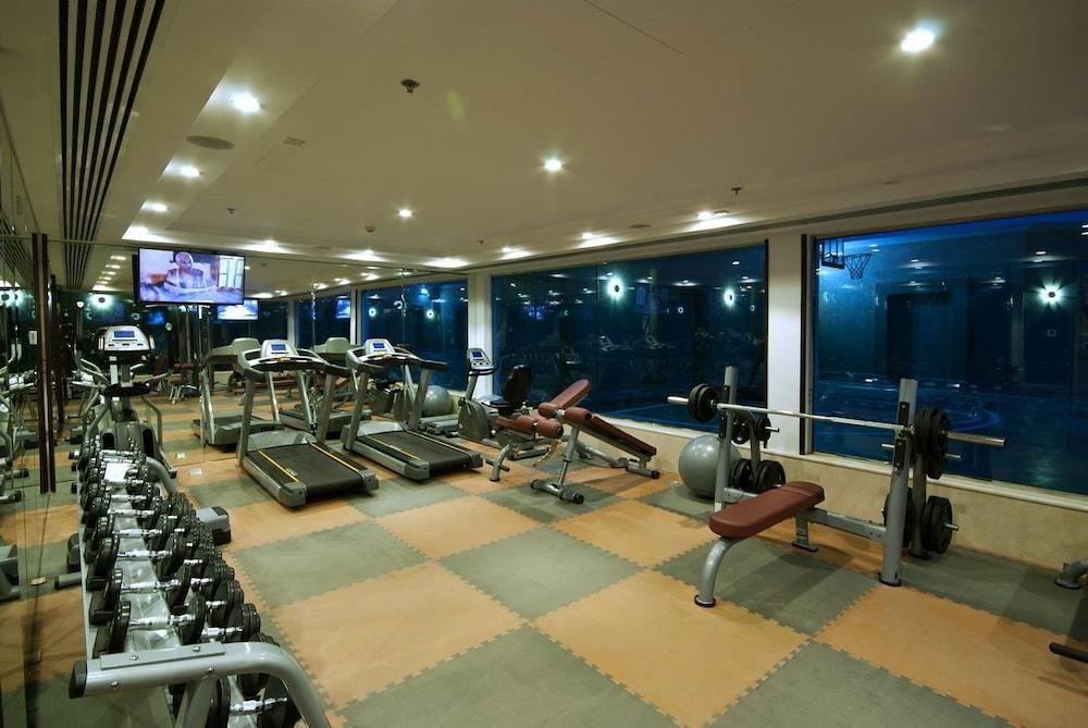 Casablanca Grand Hotel Jidá Exterior foto The gym at the hotel