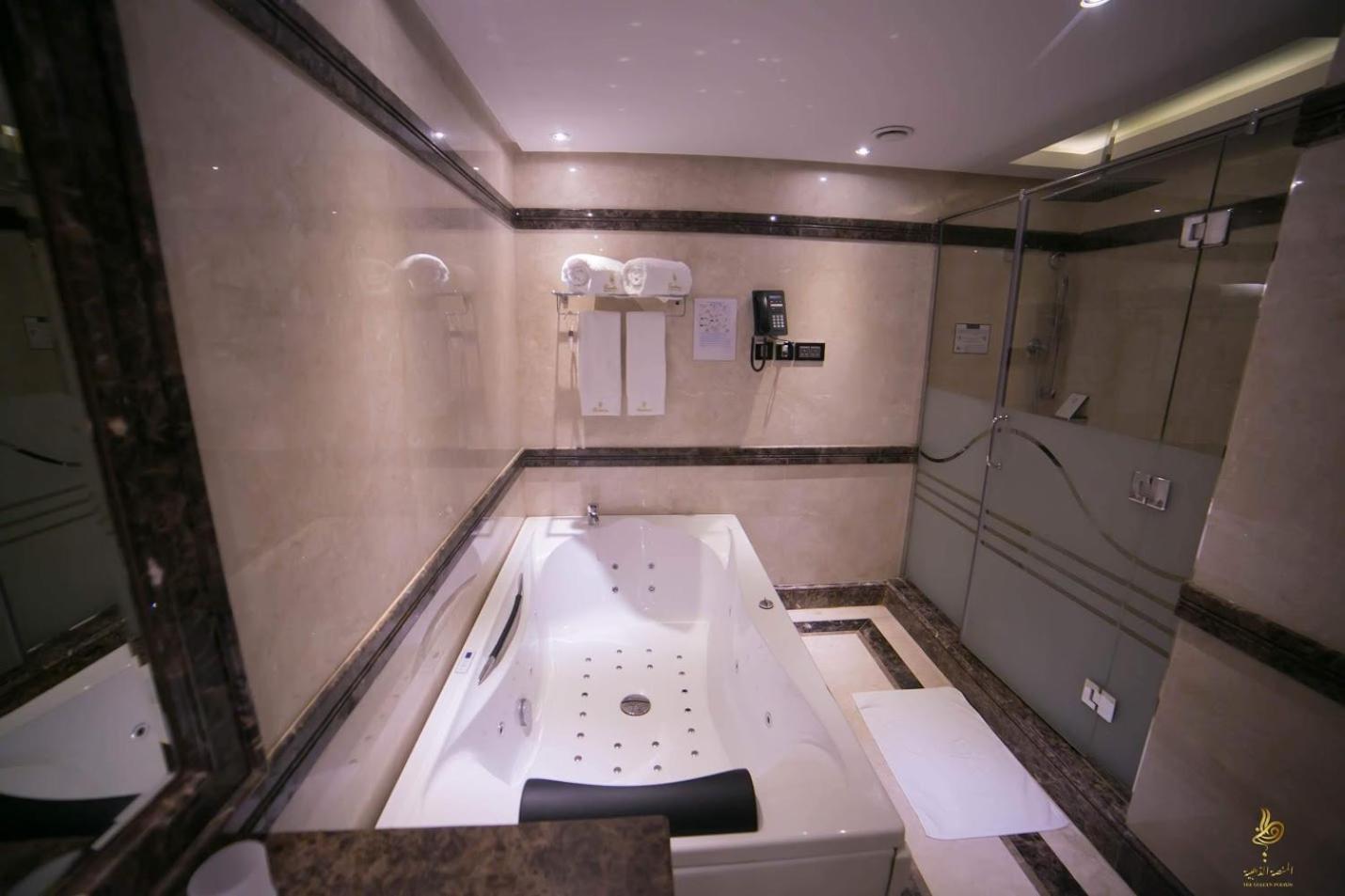 Casablanca Grand Hotel Jidá Exterior foto Bathroom