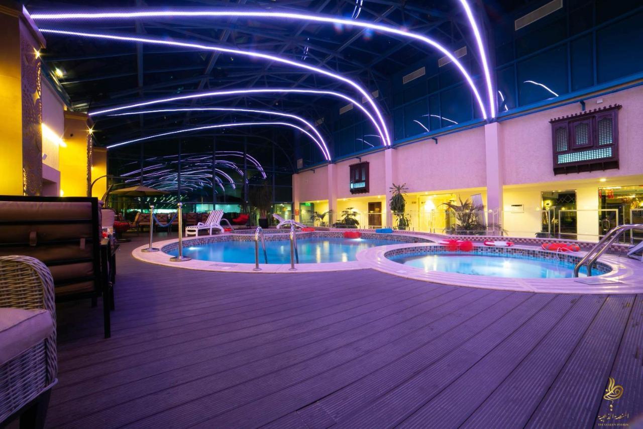 Casablanca Grand Hotel Jidá Exterior foto The swimming pool at the hotel